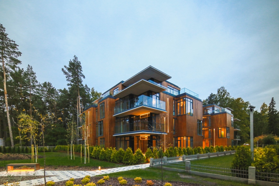 Daudzdzīvokļu ēku komplekss Jūrmalā