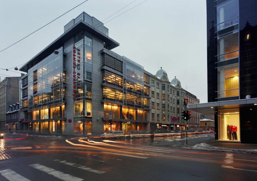 Tirdzniecības un biroju centrs Rīgā